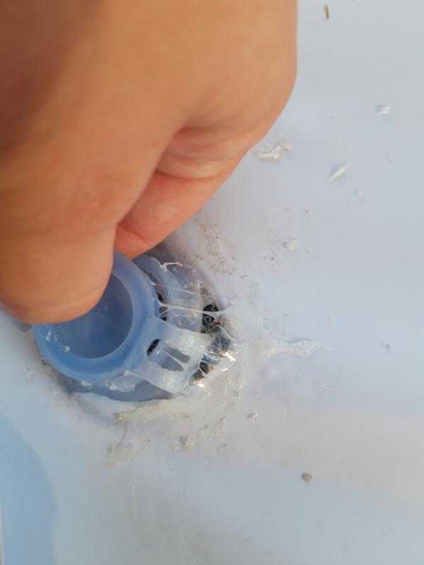 Как заклеить каркасный бассейн в домашних условиях: не сливая воду, как обнаружить, чем можно клеить, как правильно заделать герметиком, скотчем