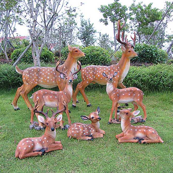 Садовые фигуры (75 фото): фигурки из полистоуна в виде собаки для дачи, большие изделия из бетона, модели животных из гипса, топиарные конструкции из искусственной травы