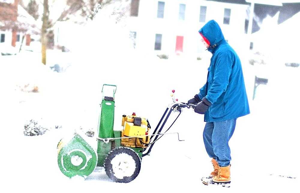 Навесное оборудование для уборки снега: секреты правильного выбора