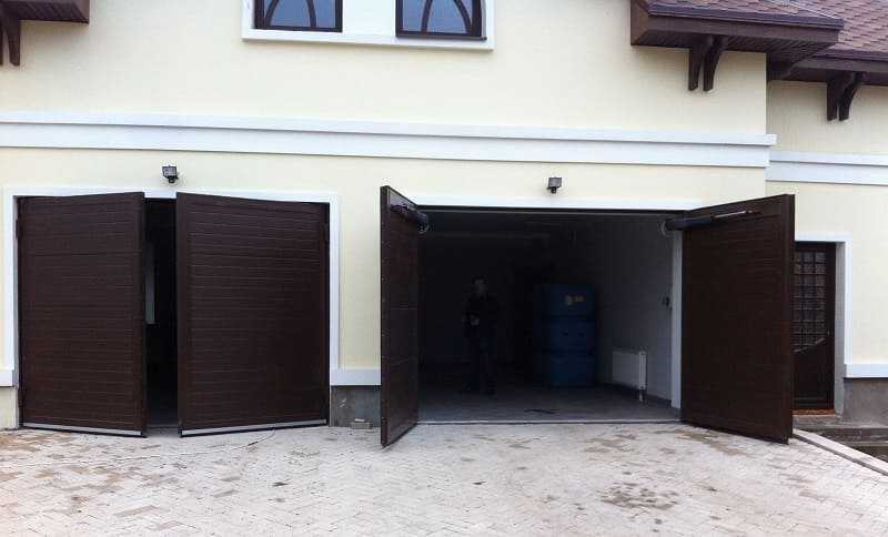 Гаражные ворота своими руками (44 фото): установка универсальных изделий, как приварить петли, как сделать ограждение для гаража