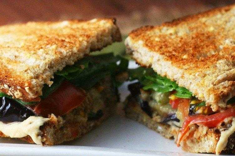 Сэндвичница-гриль: бутербродница для изготовления закрытых сэндвичей и бутербродов, вафельница от russell hobbs и других популярных производителей