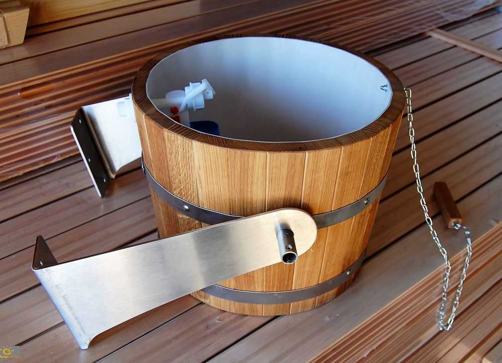 Обливные ведра для бани: выбираем ведро-душ или ведро-перевертиш для обливания в сауне, обзор моделей «ливень» и других вариантов с веревкой