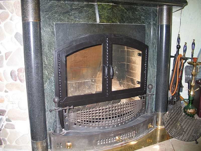 Характеристики и выбор огнеупорного стекла для камина