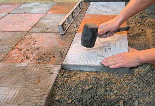 Укладка тротуарной плитки на бетонное основание своими руками на улице