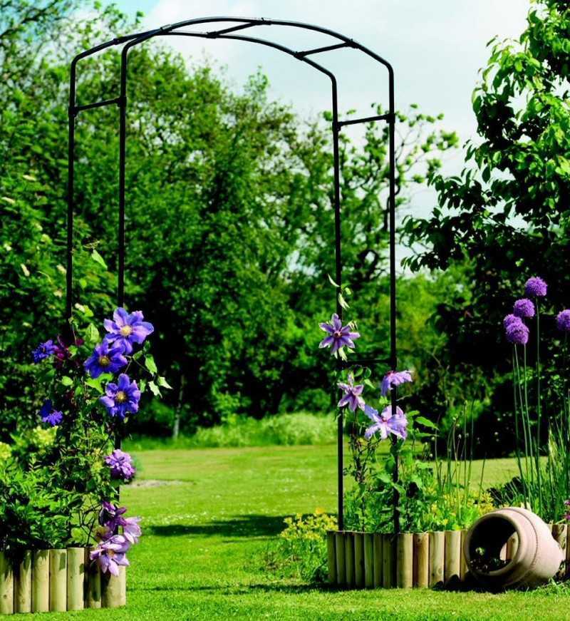 Опоры и шпалеры: надежная поддержка для садовых растений