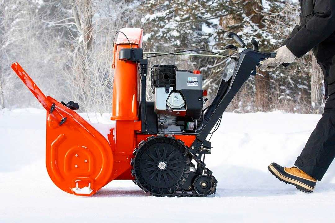 Аккумуляторный снегоуборщик: рейтинг лучших снегоуборочных машин на аккумуляторе, особенности самоходных электрических моделей. характеристики снегоочистителей ryobi, viking и других