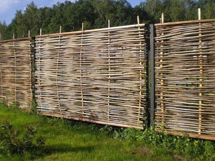 Плетеный забор — украшение и защита любого участка