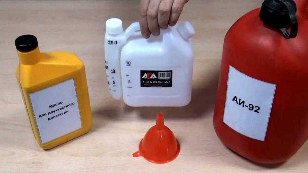 Как развести бензин с маслом для триммера: пропорции смеси