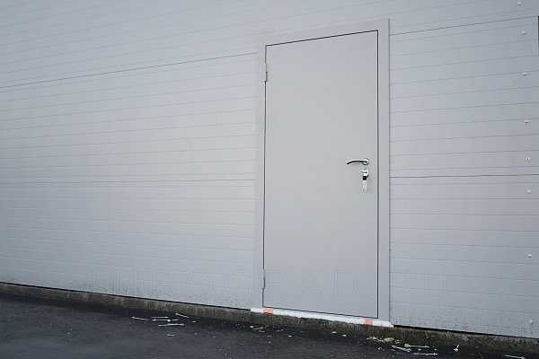 Распашные гаражные ворота — инструкция