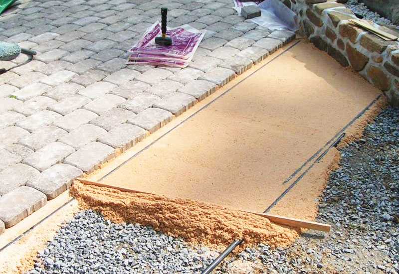 Укладка брусчатки на бетонное основание