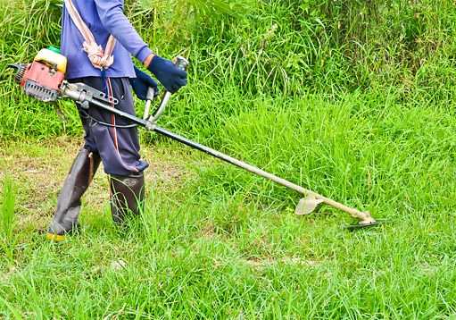 Как правильно пользоваться триммером для травы