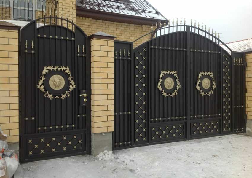 Ворота для частного дома: красивые и современные варианты конструкций, рекомендации специалистов