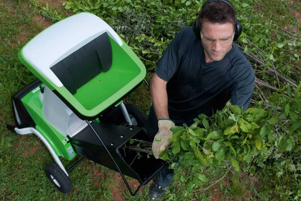 Садовый измельчитель: рейтинг бензиновых шредеров для мусора, листьев, веток и травы. как выбрать? отзывы владельцев